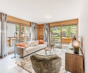 4* residence with nearby pool and spa, from 800/week